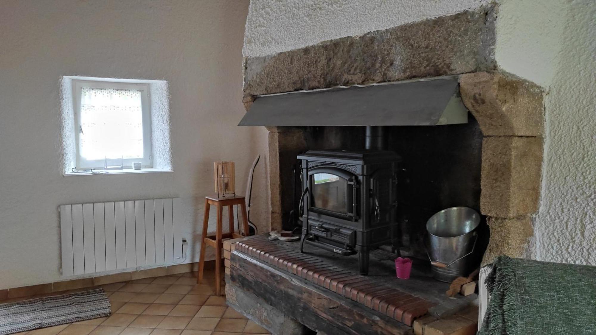Gite La Roche Bertignat Exterior foto